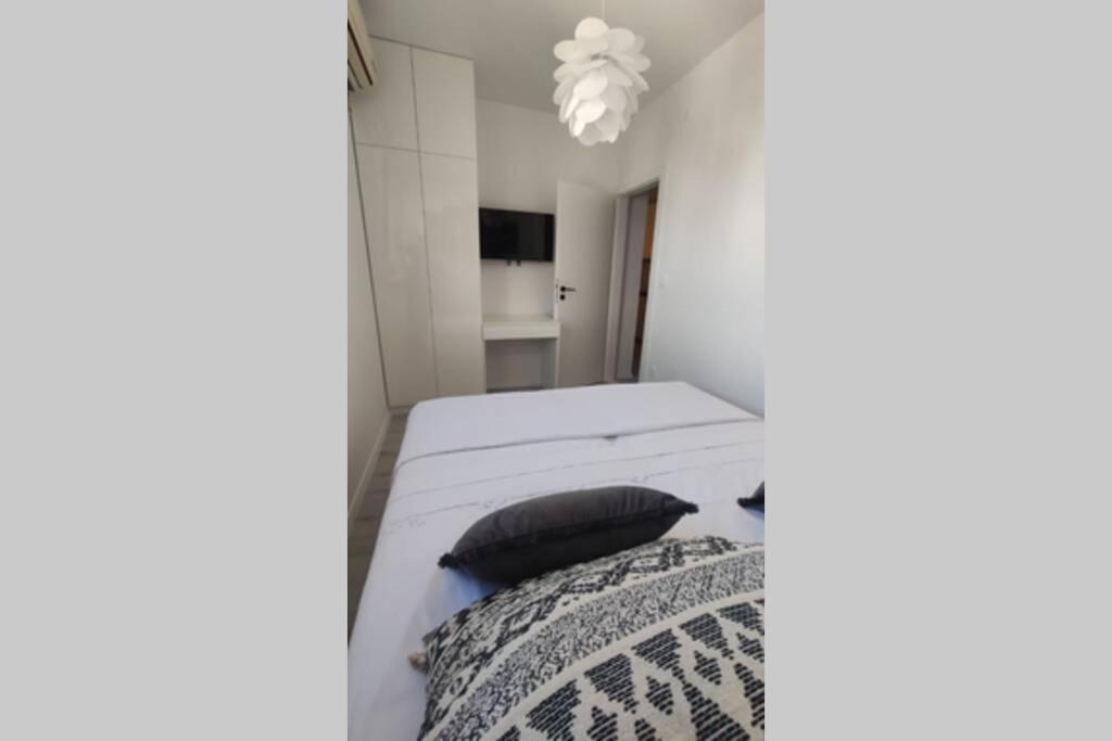 New! Top Apartment, Split View From Above Exterior photo