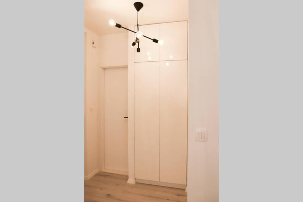New! Top Apartment, Split View From Above Exterior photo