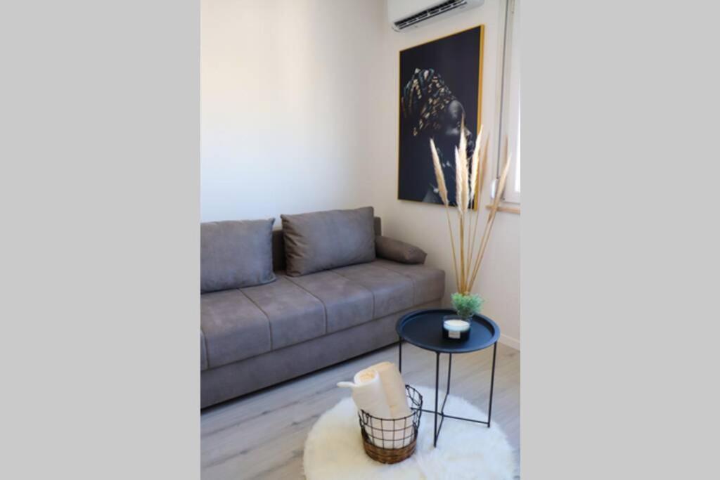New! Top Apartment, Split View From Above Exterior photo