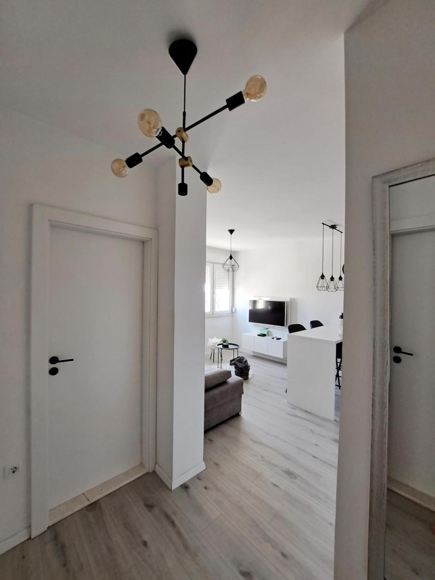 New! Top Apartment, Split View From Above Exterior photo