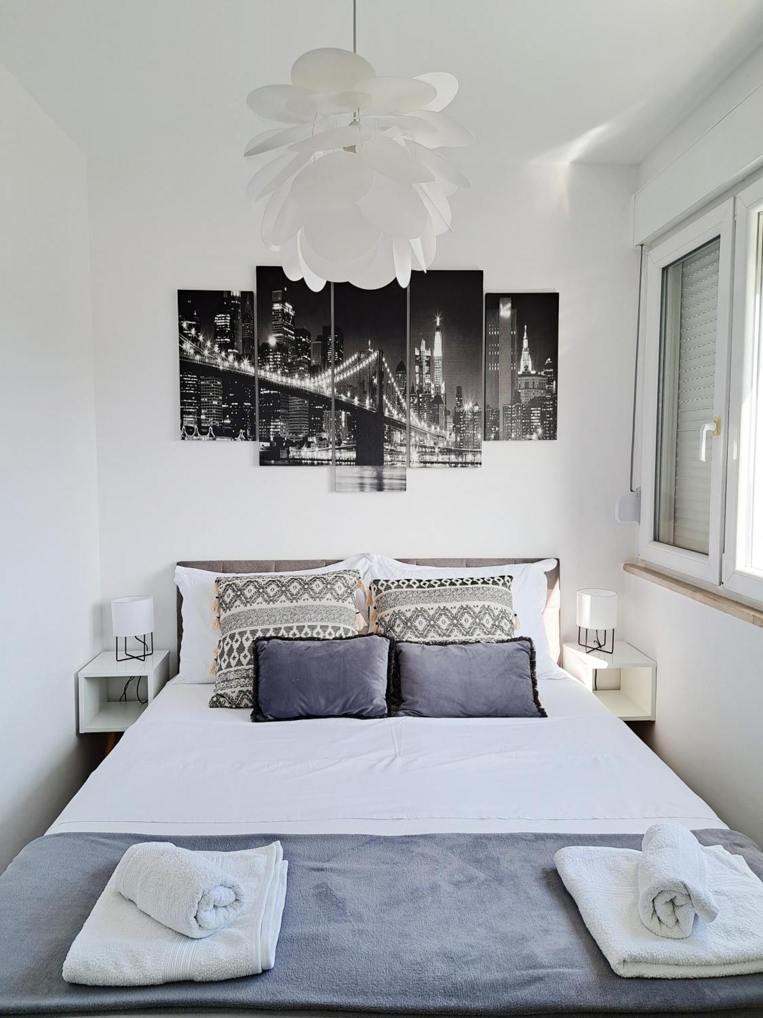New! Top Apartment, Split View From Above Exterior photo